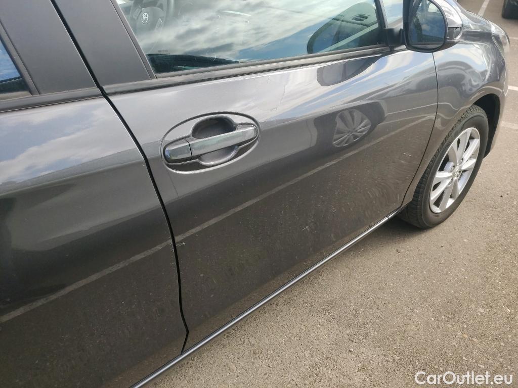  Toyota  Yaris TOYOTA  / 2017 / 5P / berlina con portón 1.5 100H Active Tech #19