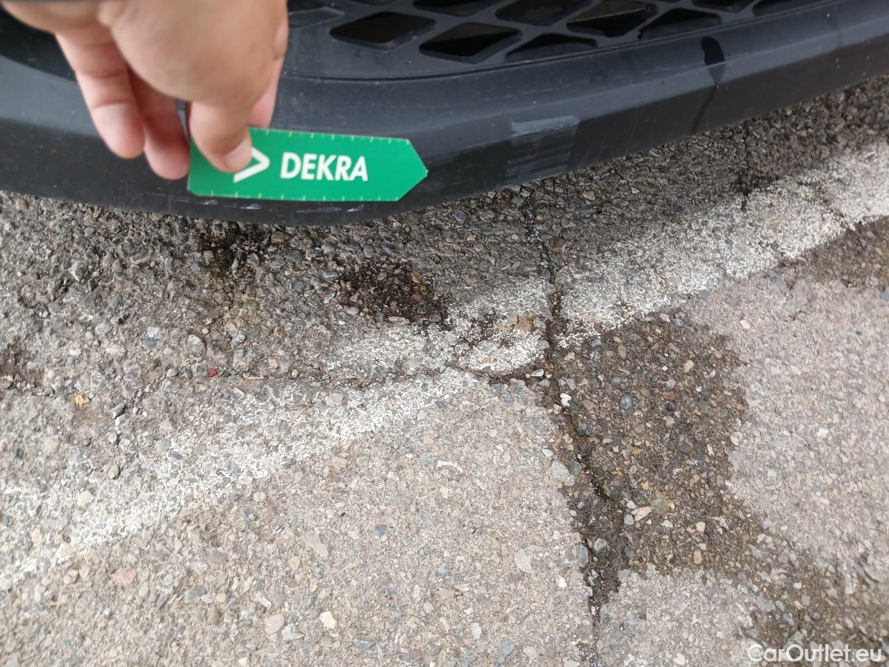  Toyota  C-HR TOYOTA  / 2016 / 5P / todoterreno 1.8 125H Advance (CX) #16