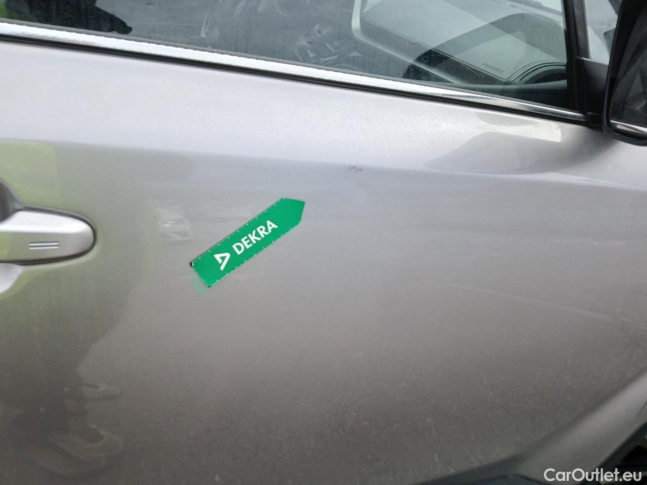  Toyota  C-HR TOYOTA  / 2016 / 5P / todoterreno 1.8 125H Advance (CX) #37