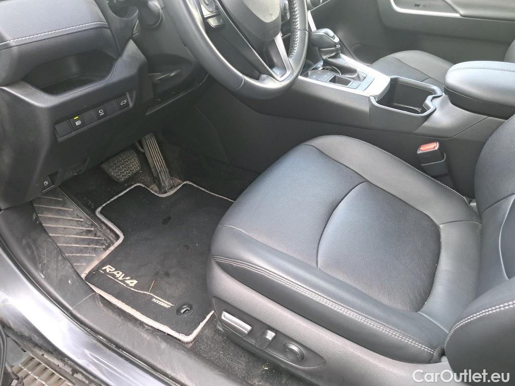  Toyota  RAV4 TOYOTA  / 2018 / 5P / todoterreno 2.5l 220H Luxury #19