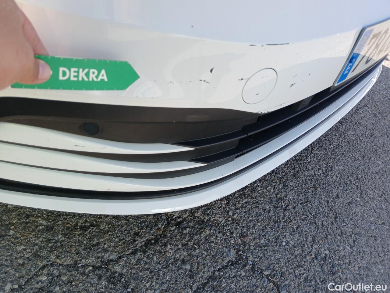  Volkswagen  Golf  VIII Berlina 2.0 TDI 115CV MT6 E6dT #6