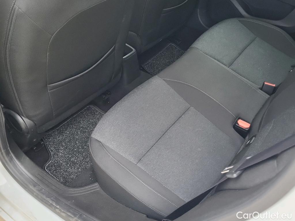  Renault  Clio RENAULT  / 2019 / 5P / berlina con portón Equilibre Blue dCi 74kW (100CV) #34