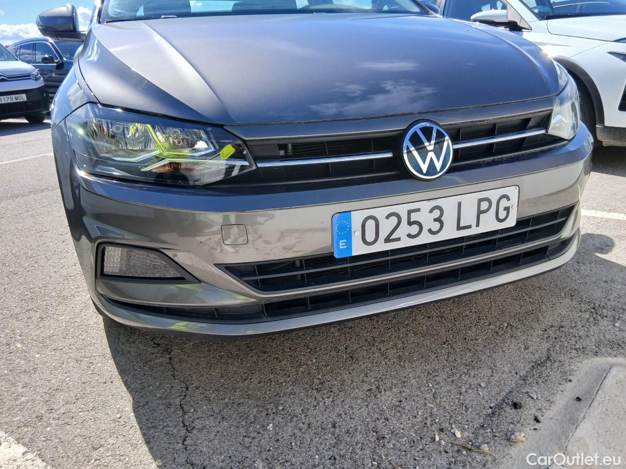  Volkswagen  Polo VOLKSWAGEN  / 2017 / 5P / berlina con portón Advance 1.0 TSI 70kW (95CV) #2