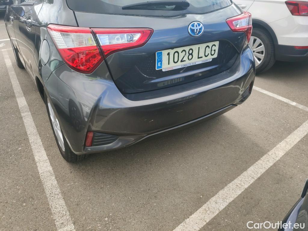  Toyota  Yaris TOYOTA  / 2017 / 5P / berlina con portón 1.5 100H Active Tech #5