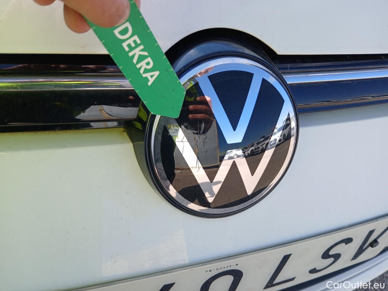  Volkswagen  Golf  VIII Berlina 2.0 TDI 115CV MT6 E6dT #8