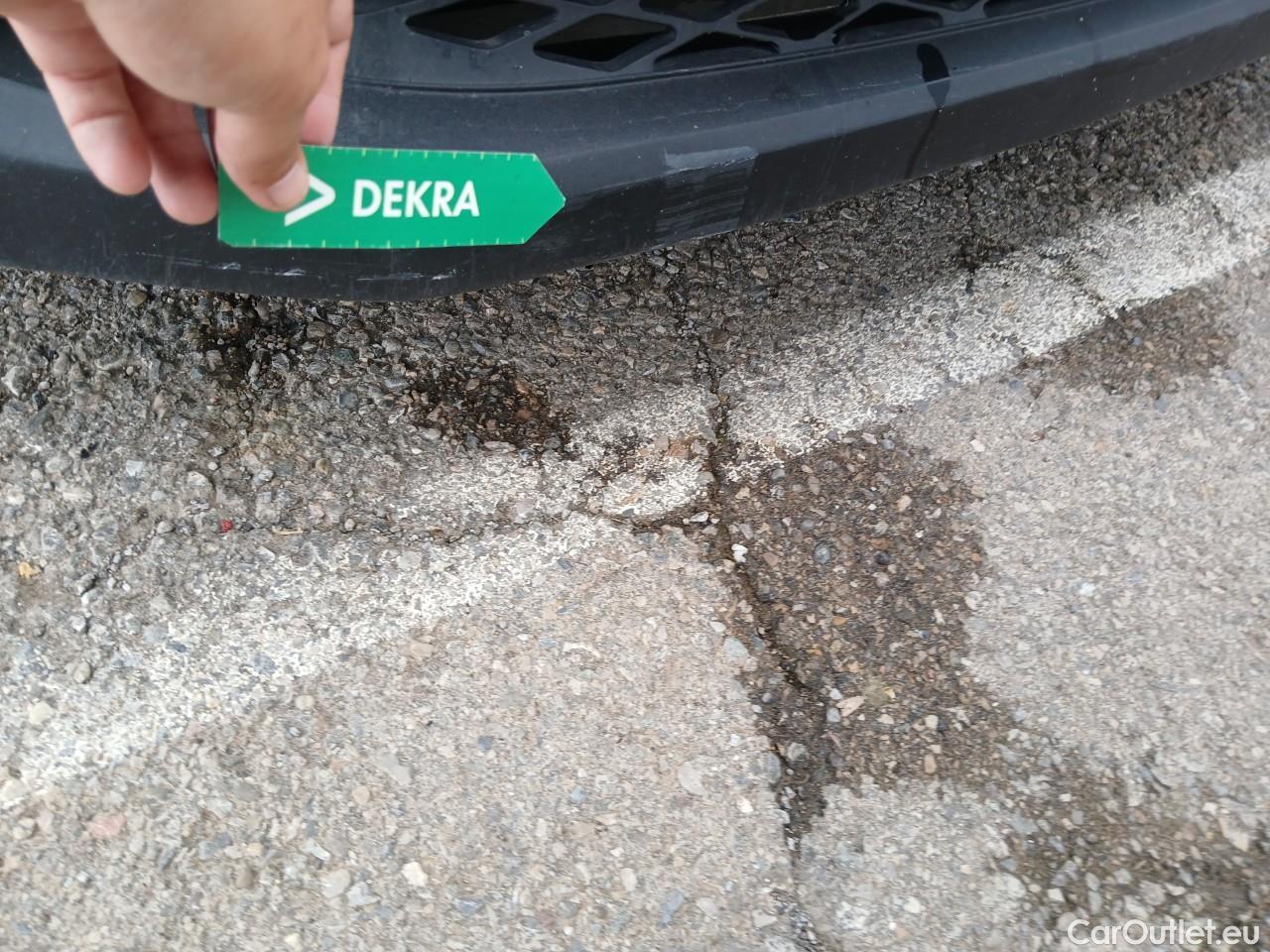  Toyota  C-HR TOYOTA  / 2016 / 5P / todoterreno 1.8 125H Advance (CX) #15