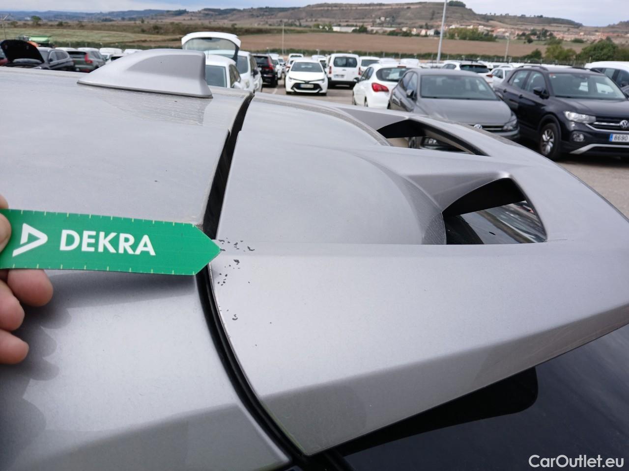  Toyota  C-HR TOYOTA  / 2016 / 5P / todoterreno 1.8 125H Advance (CX) #31