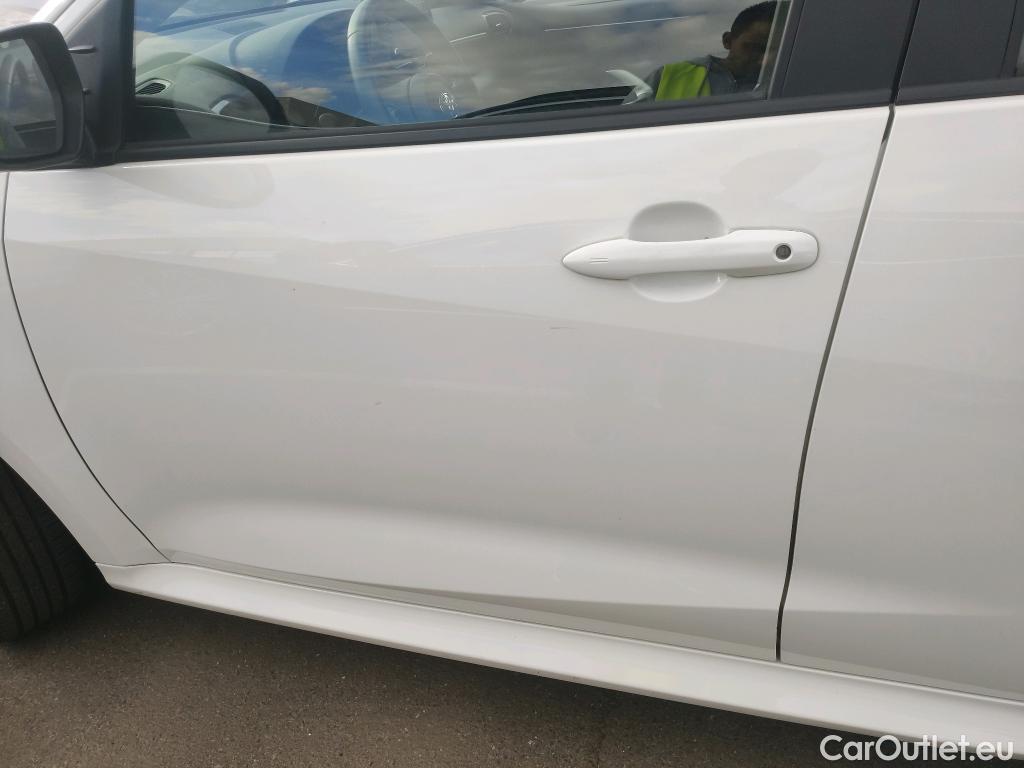  Toyota  Yaris TOYOTA  / 2020 / 5P / berlina con portón 1.5 120H Active Tech #10
