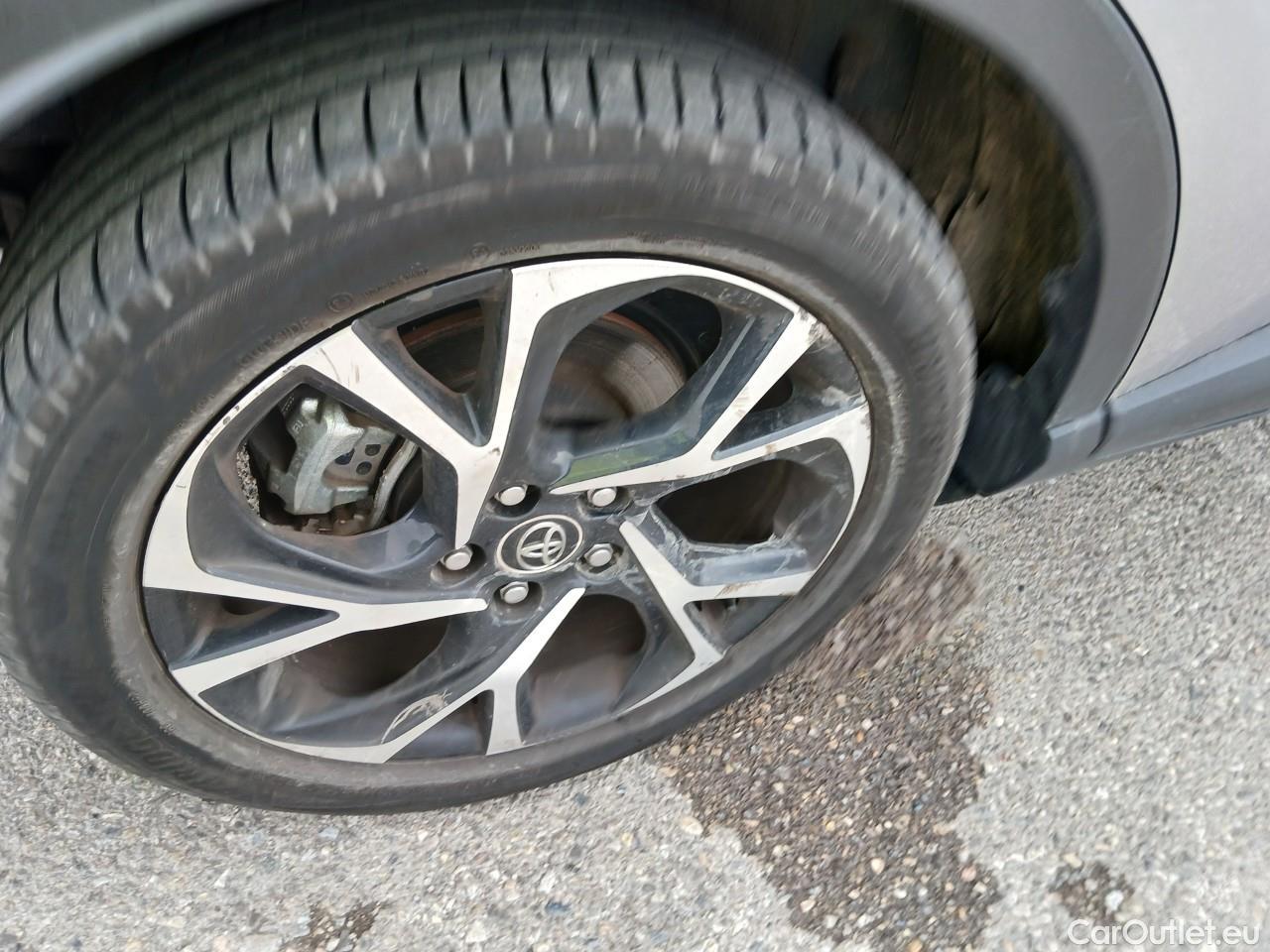  Toyota  C-HR TOYOTA  / 2016 / 5P / todoterreno 1.8 125H Advance (CX) #35