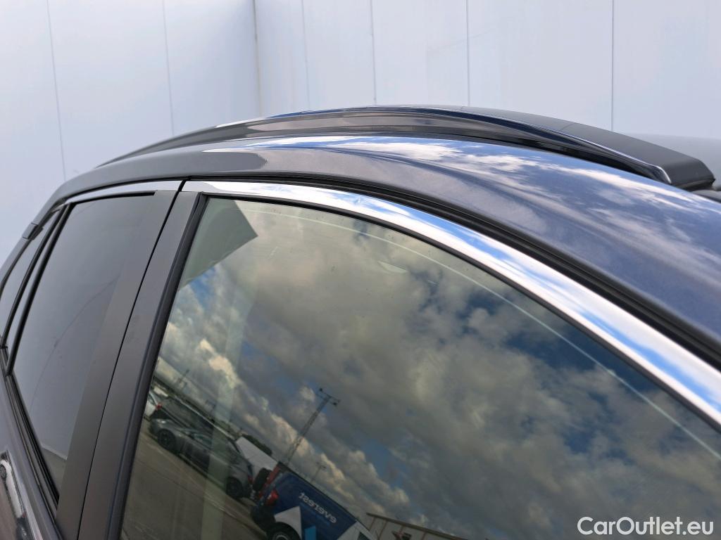  Toyota  RAV4 TOYOTA  / 2018 / 5P / todoterreno 2.5l 220H Luxury #13