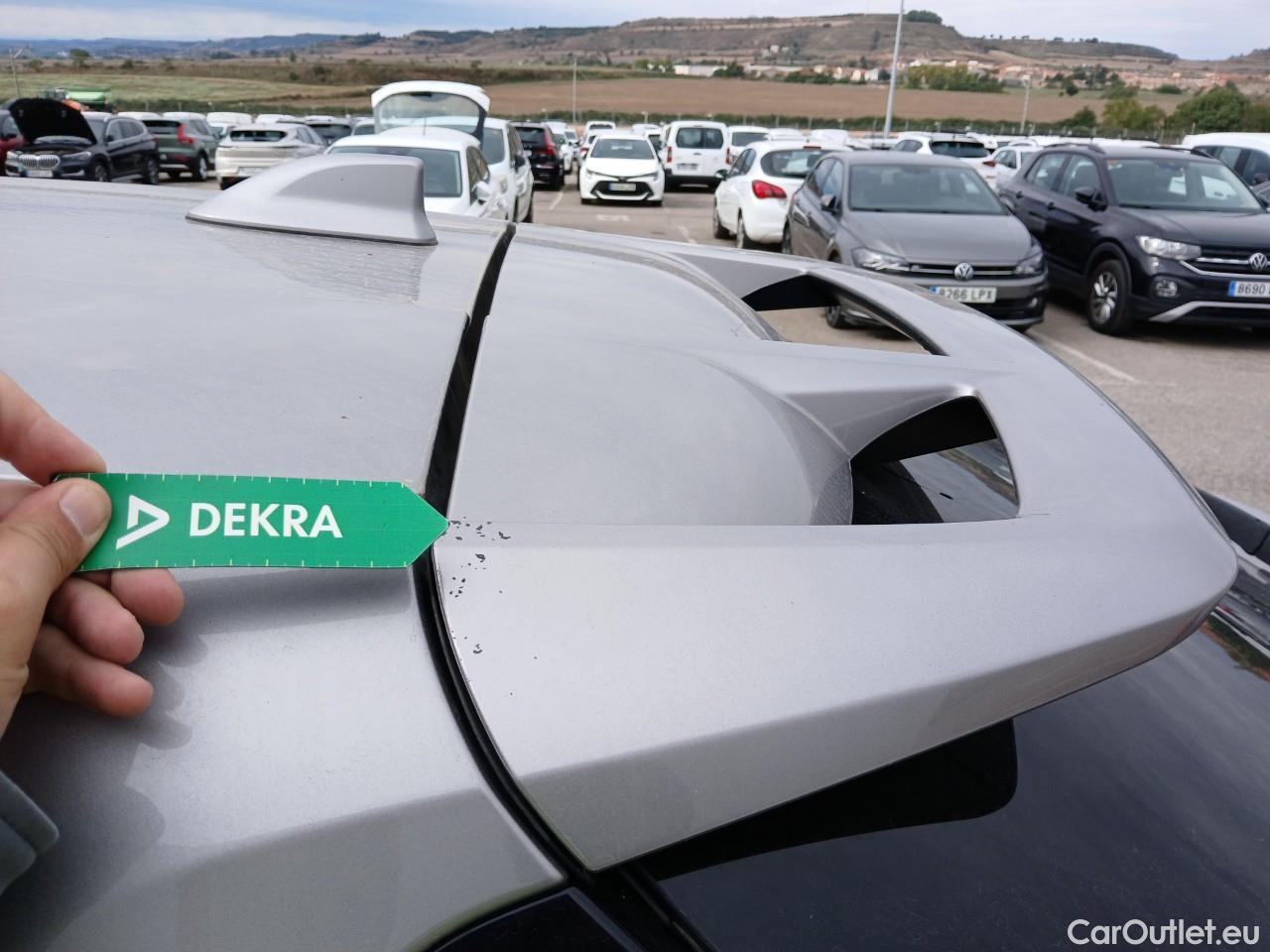  Toyota  C-HR TOYOTA  / 2016 / 5P / todoterreno 1.8 125H Advance (CX) #33
