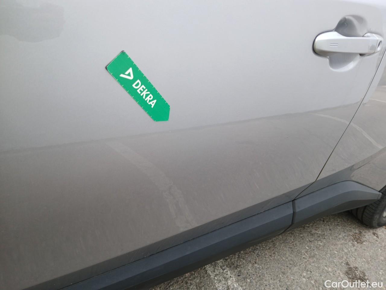  Toyota  C-HR TOYOTA  / 2016 / 5P / todoterreno 1.8 125H Advance (CX) #20