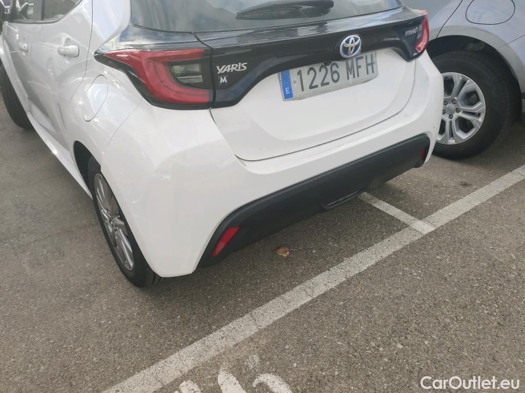  Toyota  Yaris TOYOTA  / 2020 / 5P / berlina con portón 1.5 120H Active Tech #3