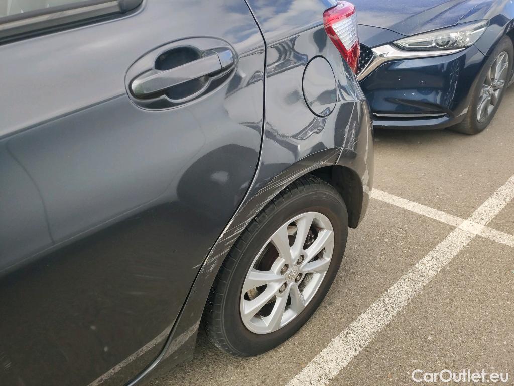  Toyota  Yaris TOYOTA  / 2017 / 5P / berlina con portón 1.5 100H Active Tech #8