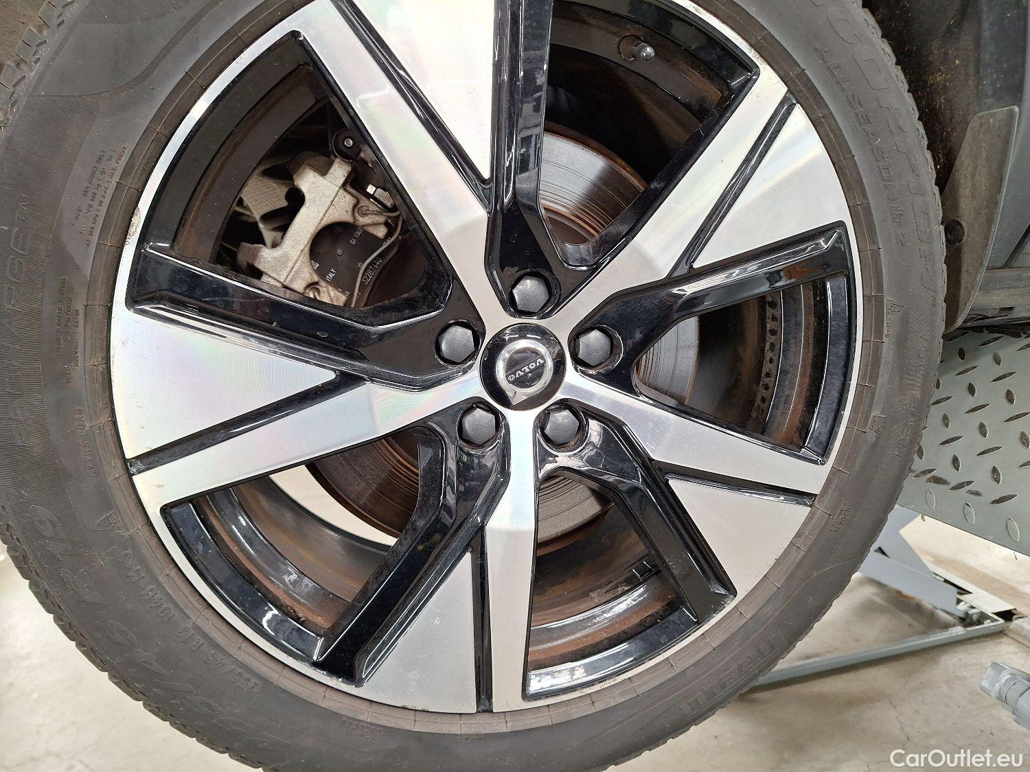  Volvo  XC 40 Volvo, XC40 '17 BEV, Volvo XC40 P8 4x4 Recharge R-Design 5d #3