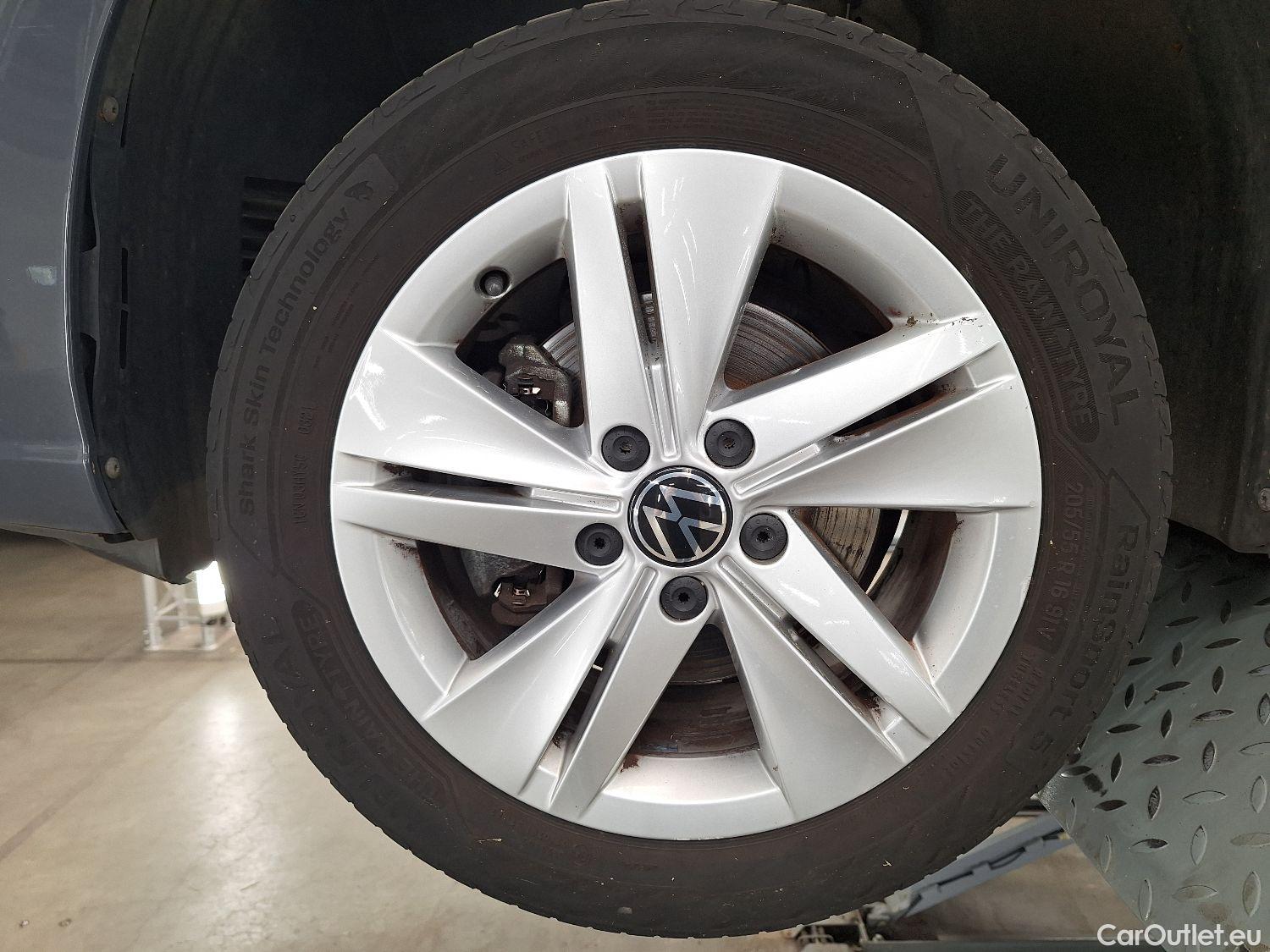  Volkswagen  Golf  VW, VIII '20, Volkswagen VIII 1.0 TSI 81kW Life 5d #6