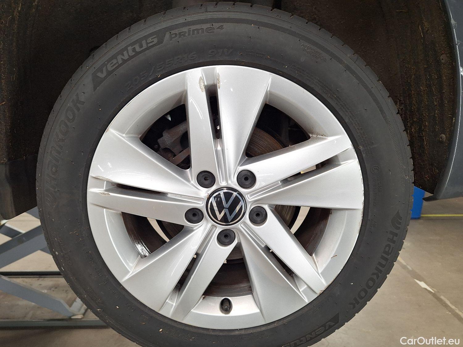  Volkswagen  Golf  VW, VIII '20, Volkswagen VIII 1.0 TSI 81kW Life 5d #3