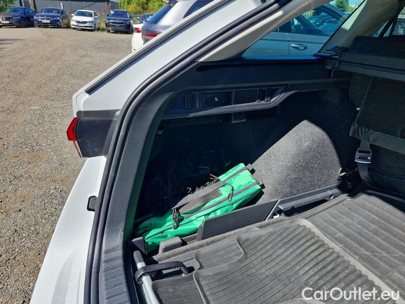  Skoda  Octavia  Combi (NX3)(2020) Oct.Com.1.5e-TEC 110 Style AT #9