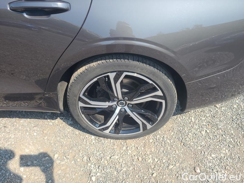  Volvo  S60  (2019)  B5 Ultimate Dark AWD AT #12