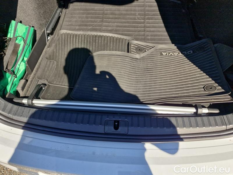  Skoda  Octavia  Combi (NX3)(2020) Oct.Com.1.5e-TEC 110 Style AT #7