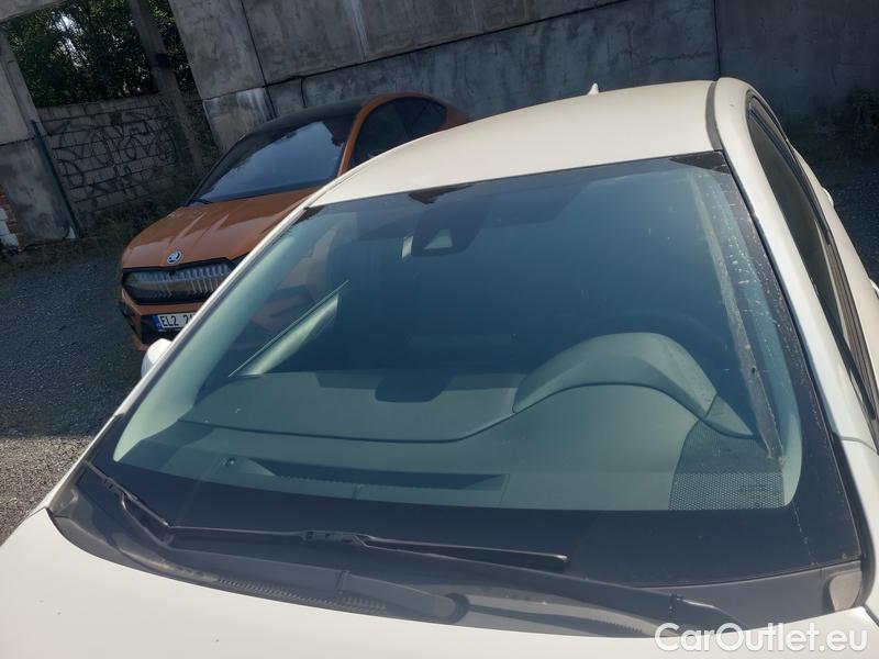  Toyota  Corolla  (E21) (2019)  1.8Hyb.Active AT #1