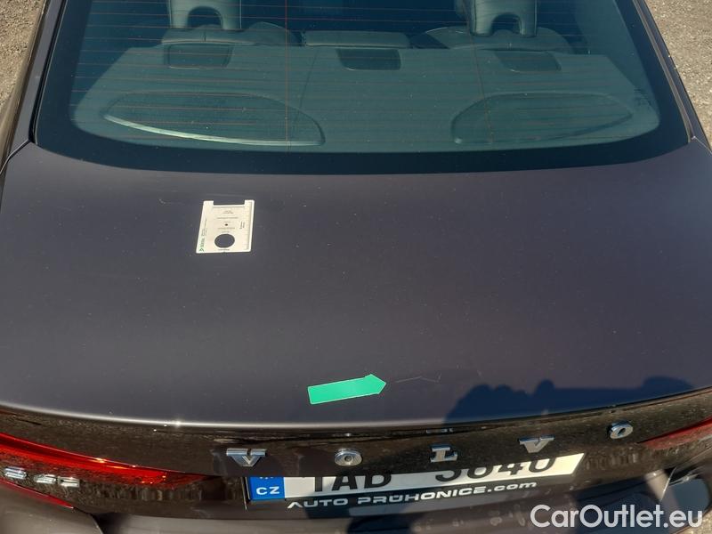  Volvo  S60  (2019)  B5 Ultimate Dark AWD AT #10