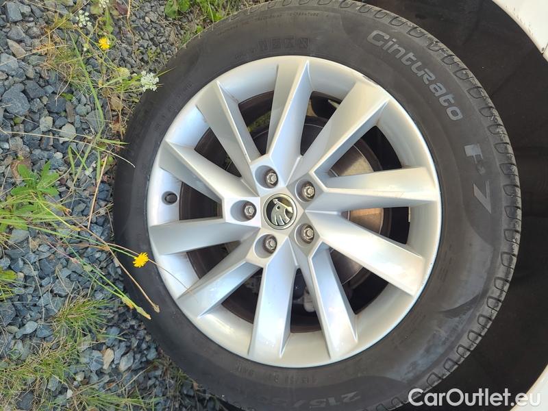  Skoda  Superb  Combi (3T5)(2010) Sup.C.FL2.0TSI 140 Ambition AT #14