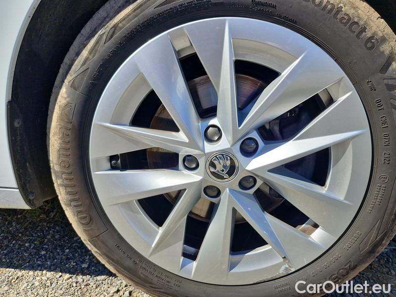  Skoda  Octavia  Combi (NX3)(2020) Oct.Com.1.5e-TEC 110 Style AT #2