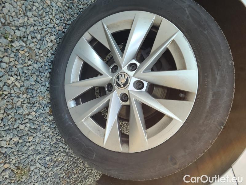  Skoda  Octavia  Lim. (NX3)(2020) Škoda  1.5TSI 110 Style #11