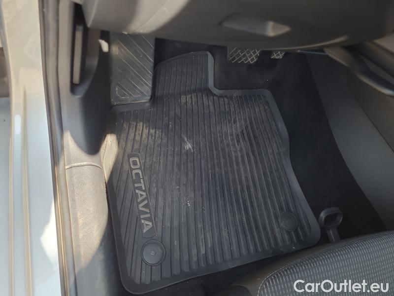  Skoda  Octavia  Combi (NX3)(2020) Oct.Com. 2.0TDI 85 Ambition AT #7