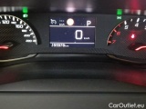  Peugeot  2008 PEUGEOT  / 2019 / 5P / CROSSOVER BLUEHDI 130 EAT8 ALLURE S/S AUT. #4