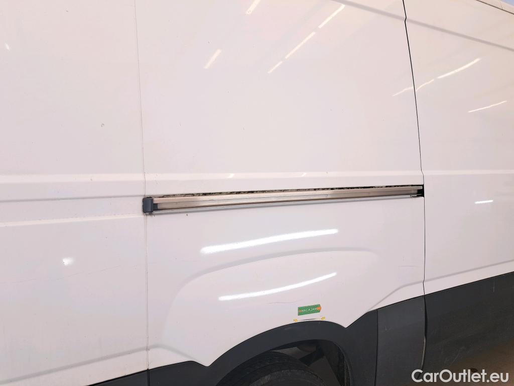  Iveco  Daily IVECO  VU 4p Fourgon 30 35S15 V12 H2 3520L #24