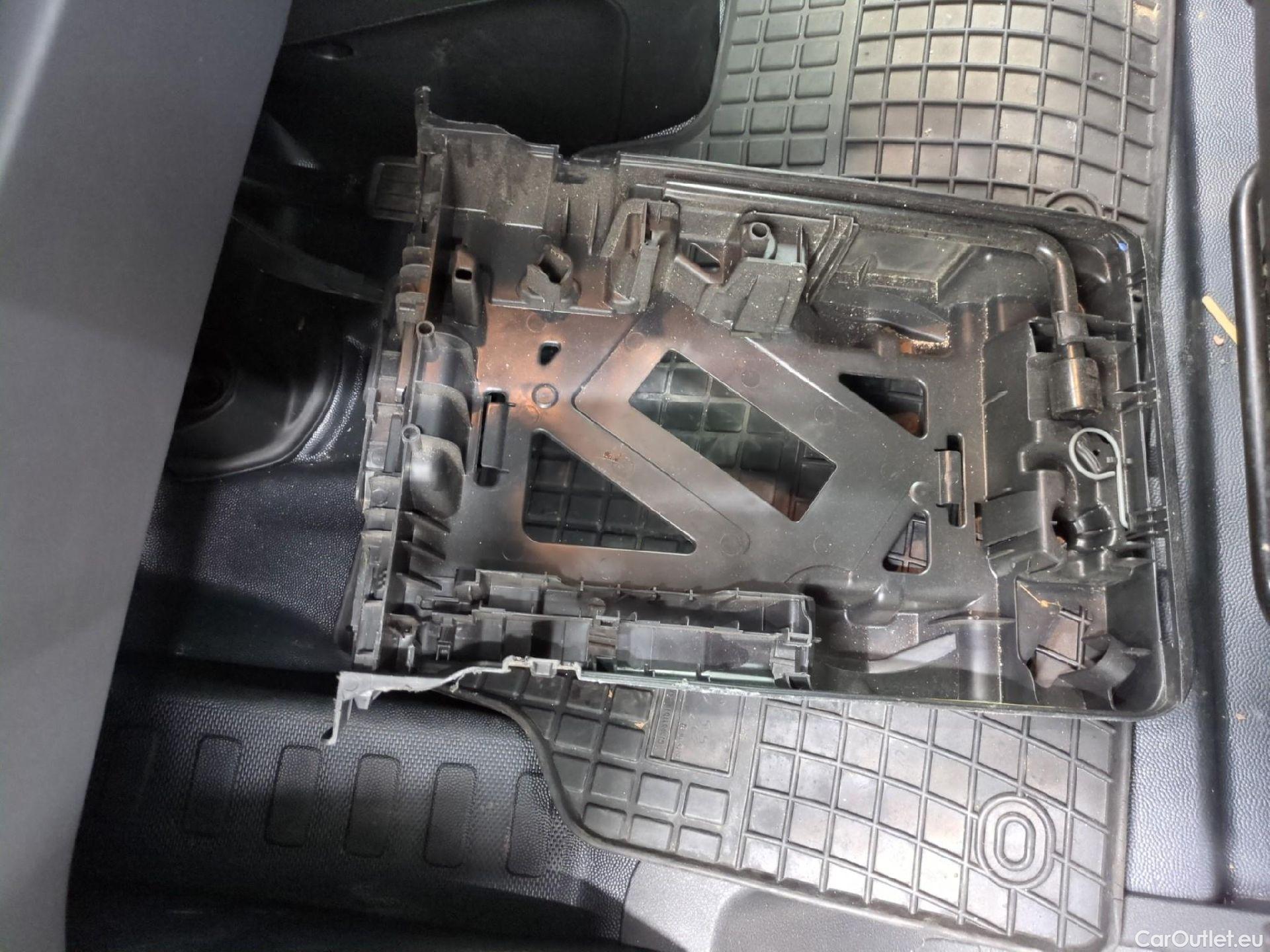  Peugeot  Expert  Fourgon Asphalt L2 2.0 HDi 180CV BVA8 E6d #18
