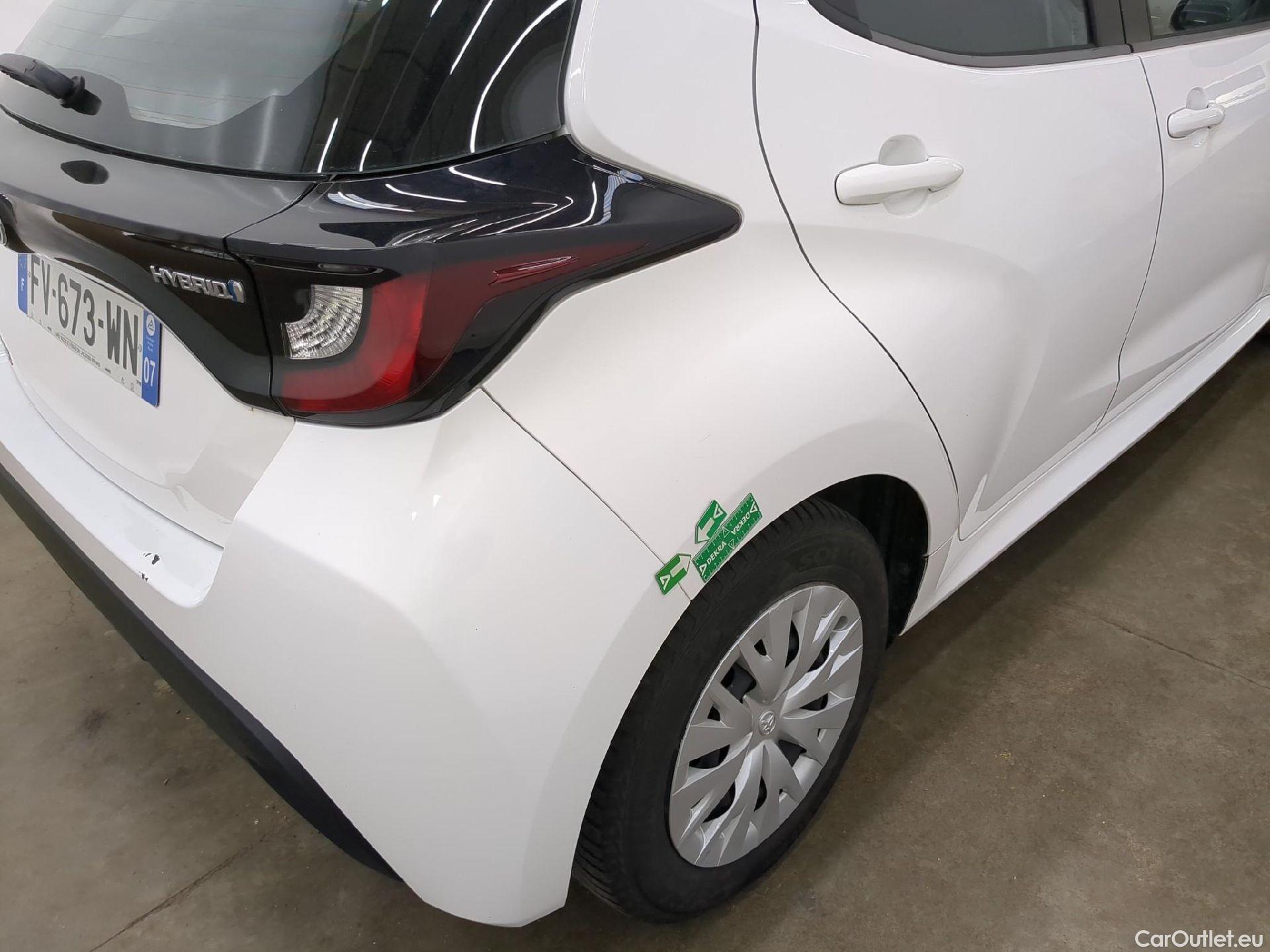  Toyota  Yaris TOYOTA  Hybride / 2019 / 5P / Berline Hybride 116h France Business Stage Acad #1
