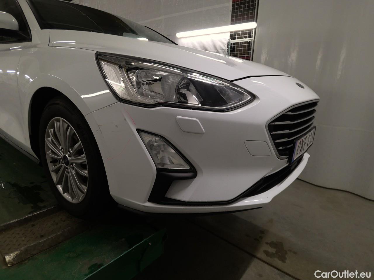  Ford  Focus  EB 125 Titanium Aut. 5d #9