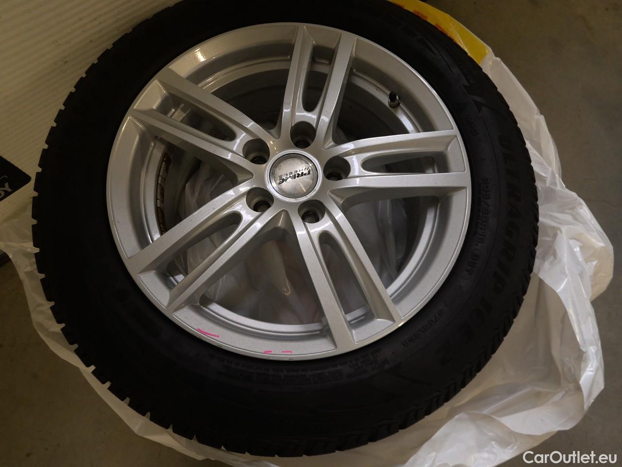  Ford  Focus  EB 125 Titanium Aut. 5d #4