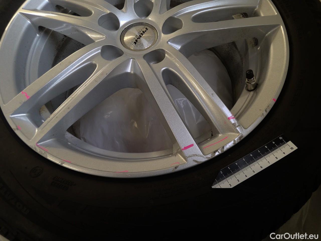  Ford  Focus  EB 125 Titanium Aut. 5d #2
