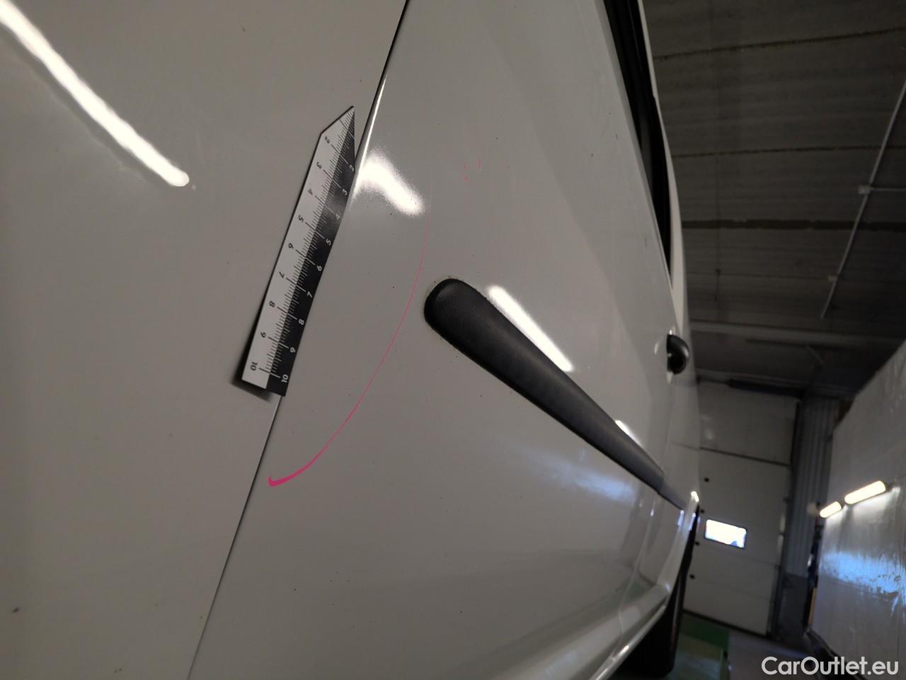  Volkswagen  Caddy  TDI 75 Maxi Aut. #3