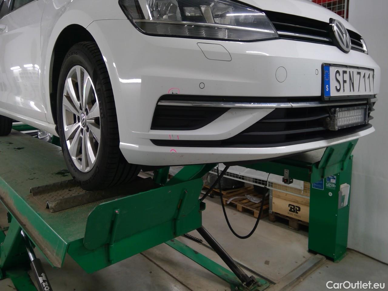  Volkswagen  Golf  Sp.Combi TSI 110 Aut. #2