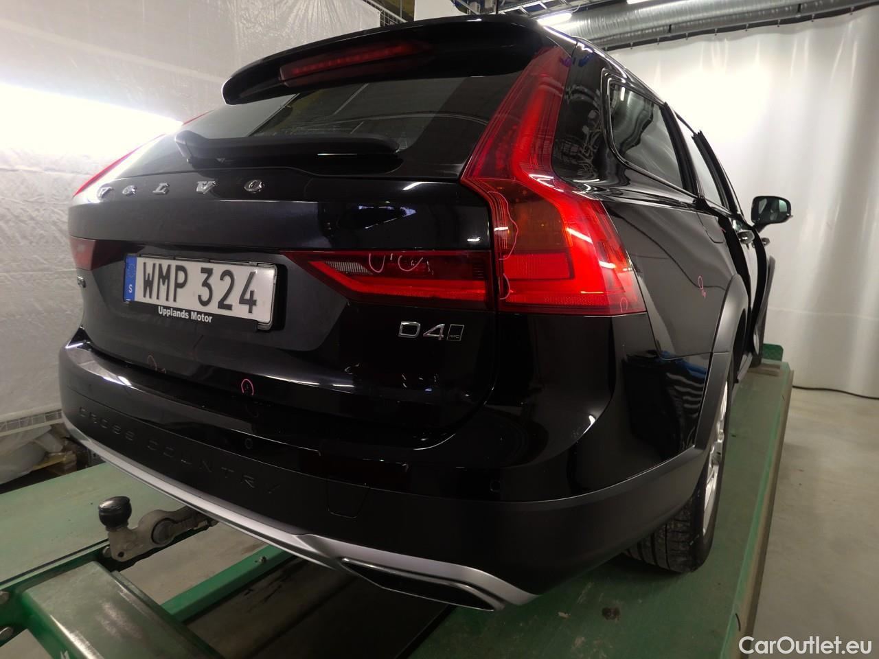  Volvo  V90  CC D4 AWD Pro Edition #34