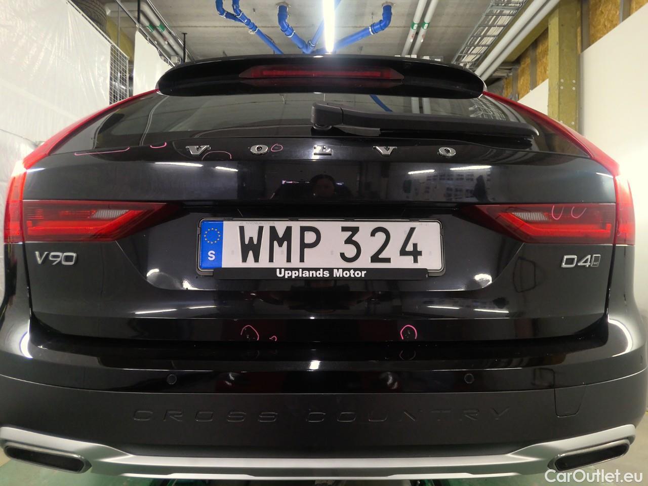  Volvo  V90  CC D4 AWD Pro Edition #31