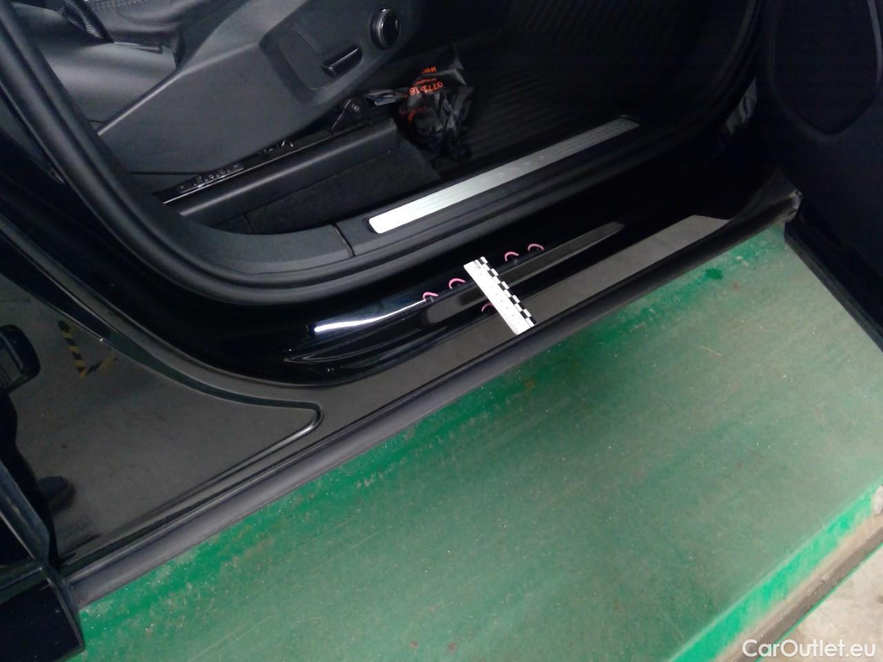  Volvo  XC60  B4D 4WD Mo Ad SE Park Aut #31