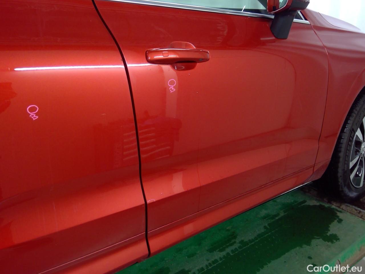  Volvo  XC60  B4D 197 Mom.Ad.Ed.FWD Aut #32