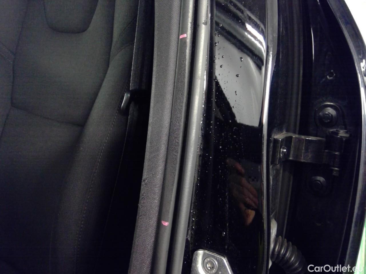  Volvo  XC60  B4D FWD Mom.Adv.SE Te.Aut #15