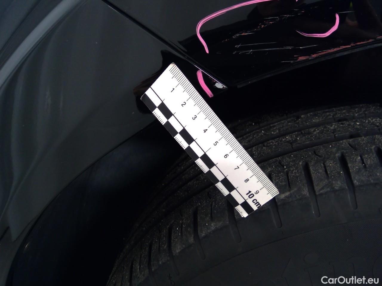  Volvo  XC60  B4D FWD Mom.Adv.SE Te.Aut #6