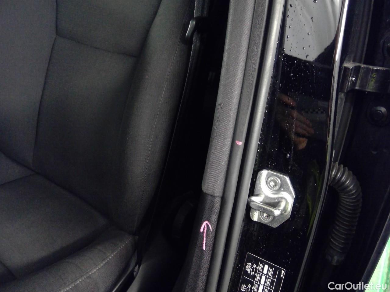  Volvo  XC60  B4D FWD Mom.Adv.SE Te.Aut #17