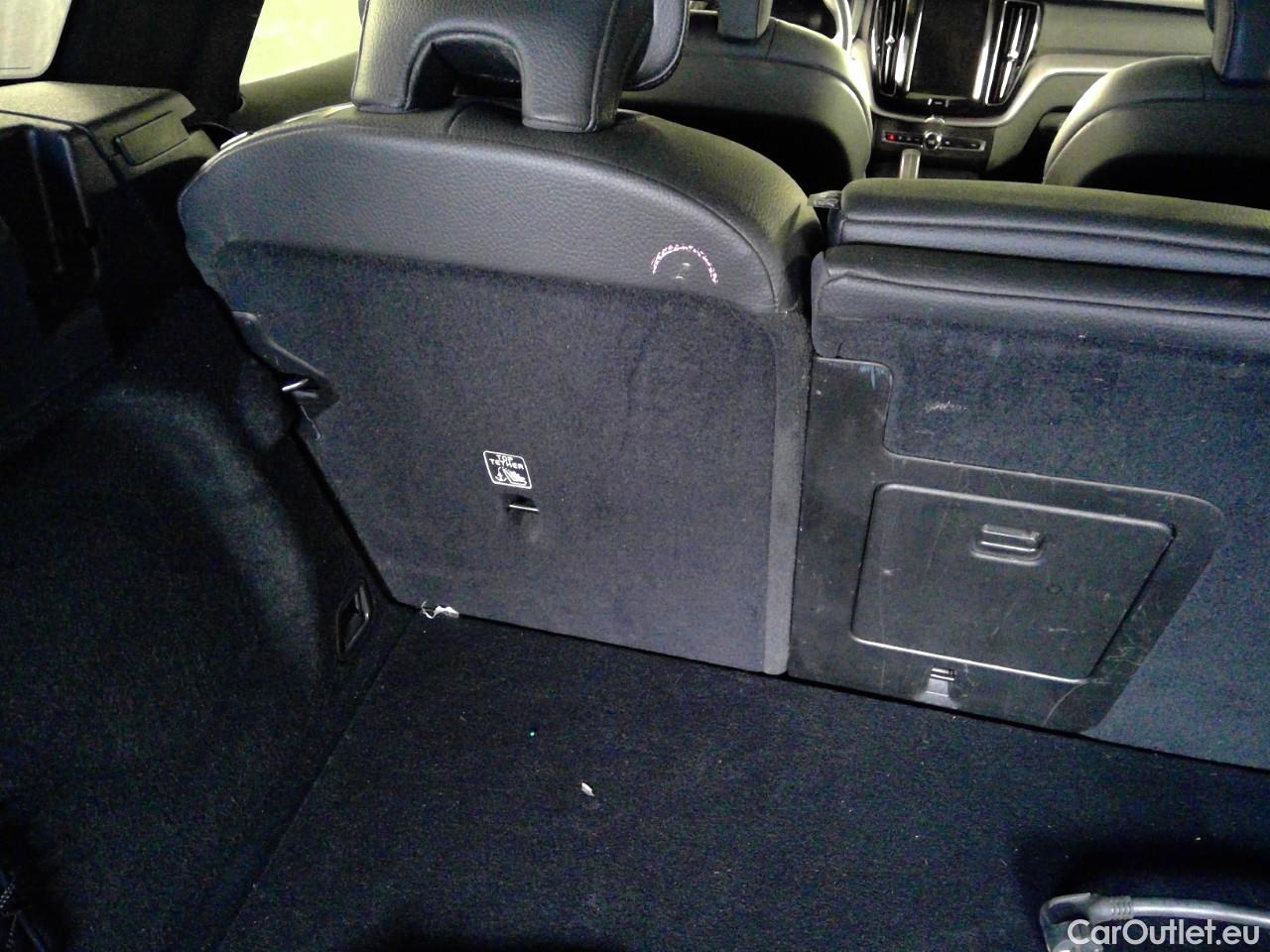  Volvo  XC60  T6 340 Ins. Expr. 4WD Aut #1
