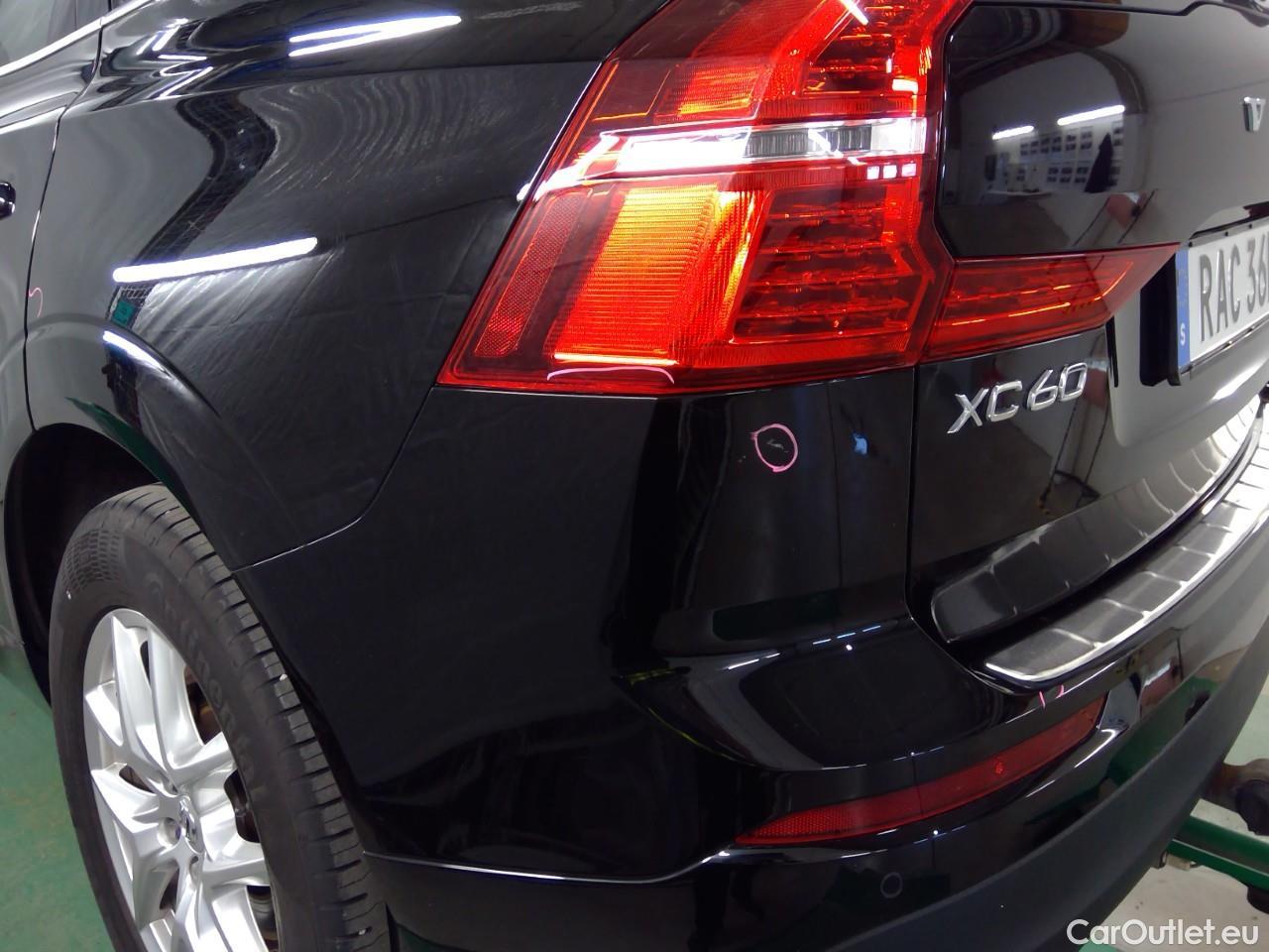  Volvo  XC60  B4D 4WD Mo Ad SE Park Aut #17