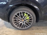  Porsche  Cayenne PORSCHE  / 2017 / 5P / SUV 3.0 V6 E-HYBRID #63