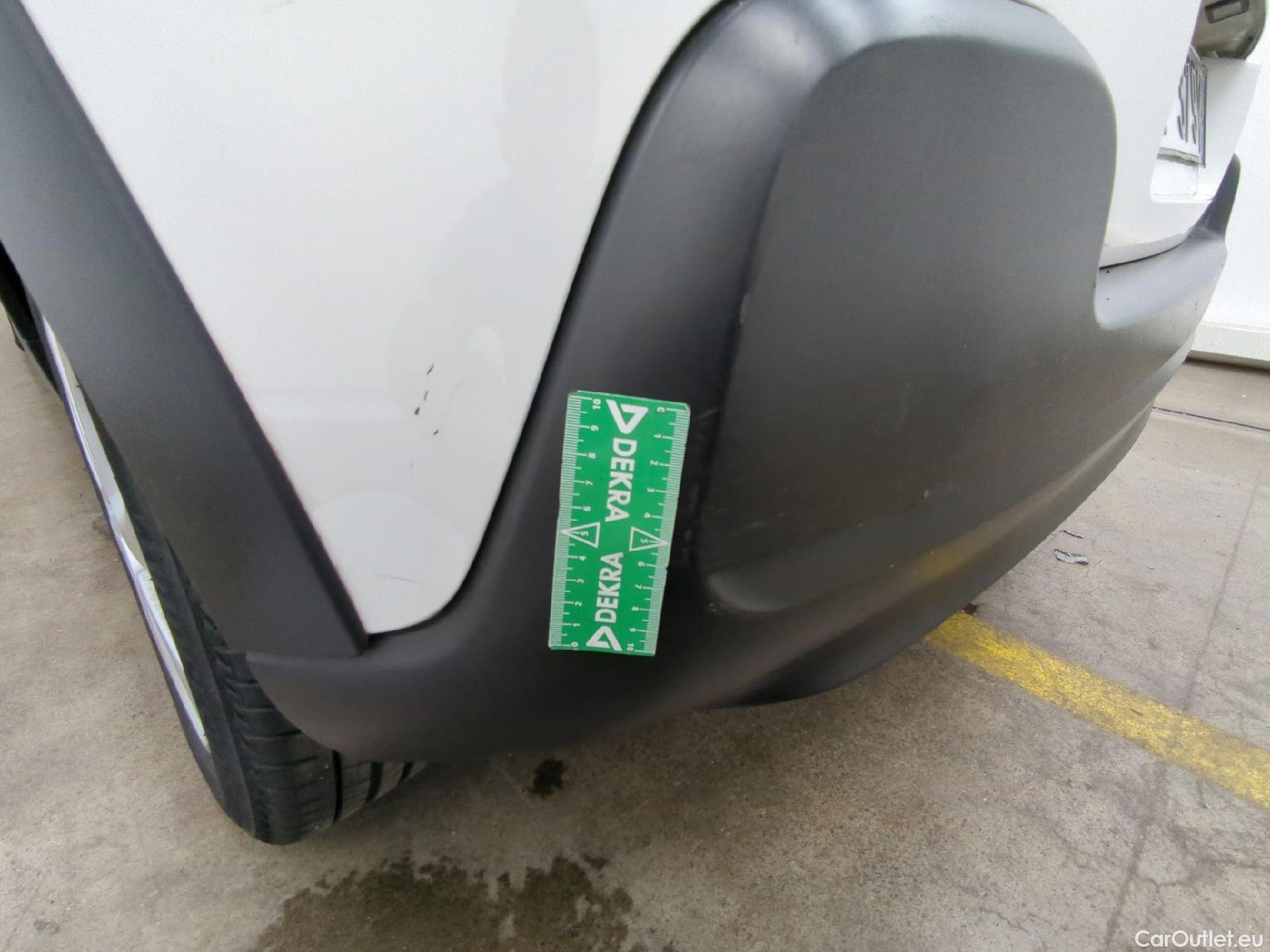  Citroen  C3  Société Feel 1.2 PureTech 80CV BVM5 E6d #33